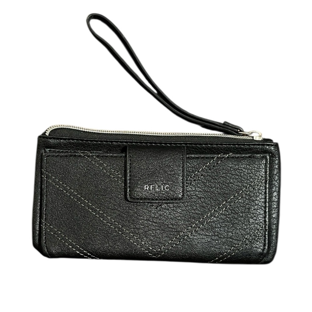 Relic by Fossil Black Faux Leather Chevron Wristlet Wallet